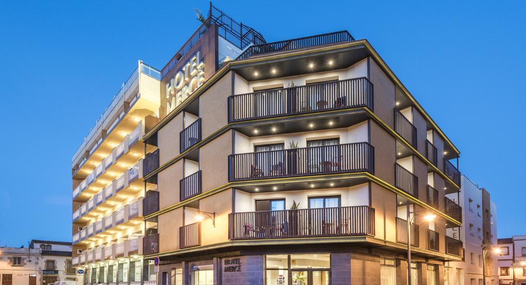Merce Pineda de Mar Exterior foto